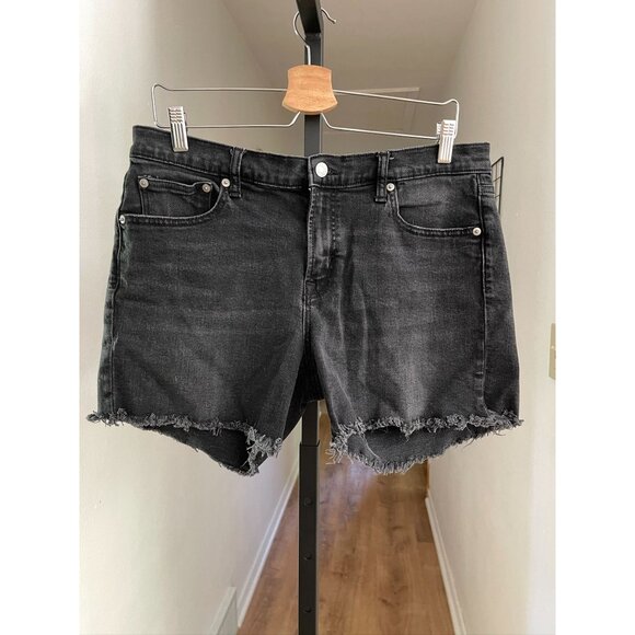 EUC GAP Jeans Short - Picture 1 of 4
